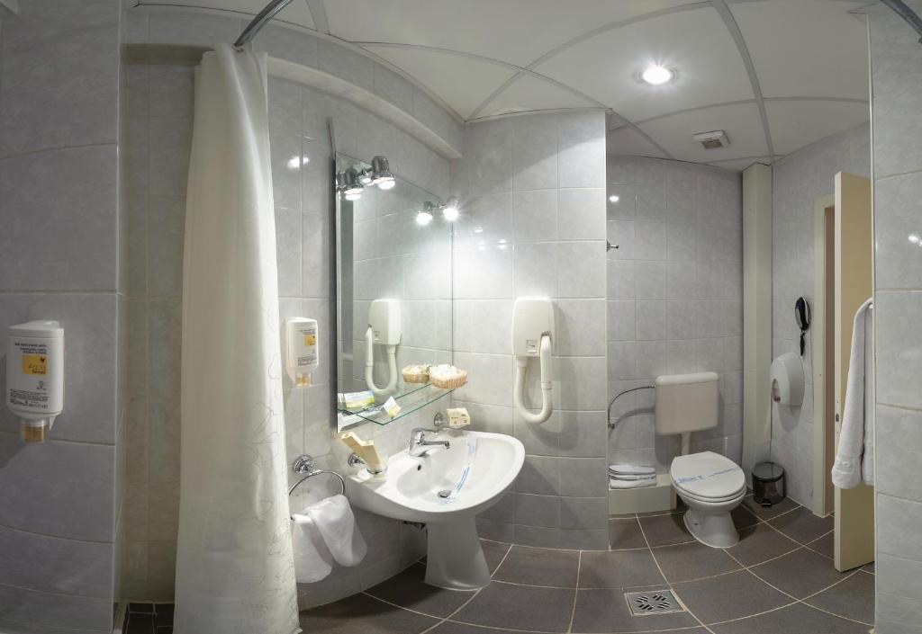 Galmondo Hotel Галац Номер фото