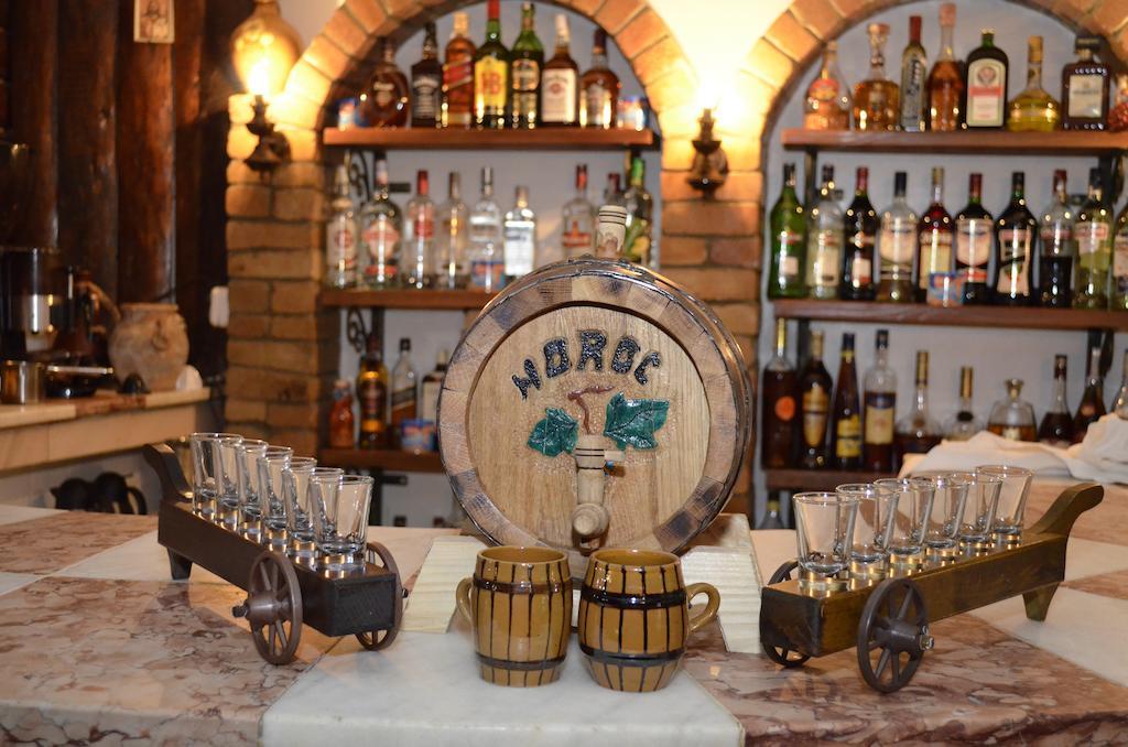Galmondo Hotel Галац Экстерьер фото